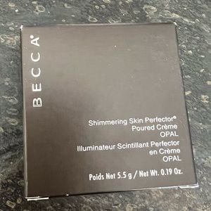 Shimmering Skin Perfector Pressed Highlighter Opal